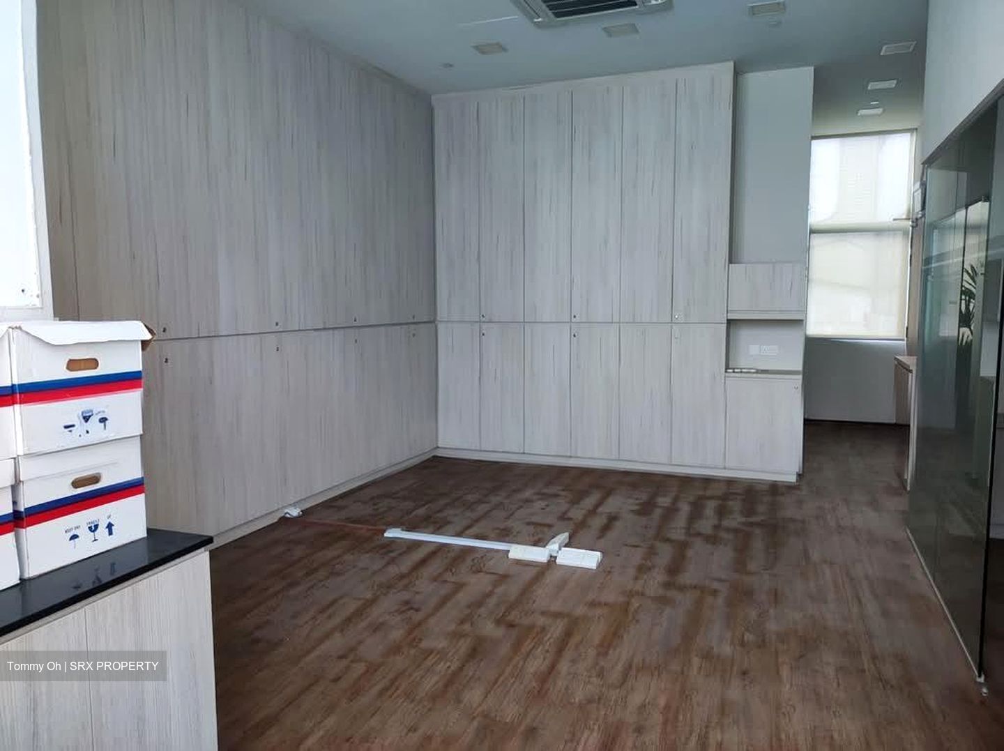 Hexacube (D14), Office #558611611